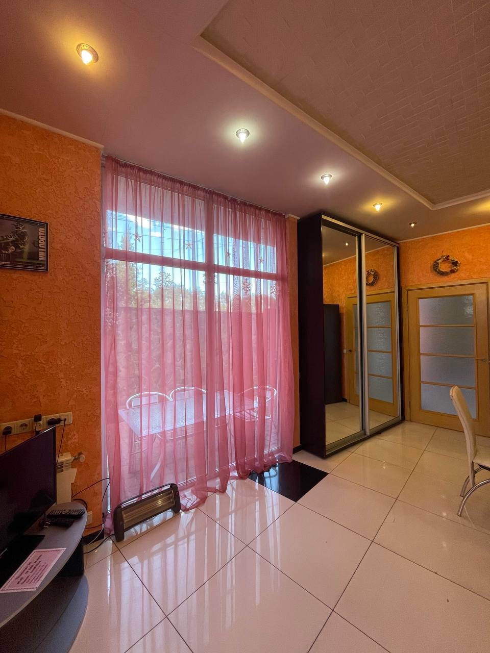 Townhouse99 — вітальня