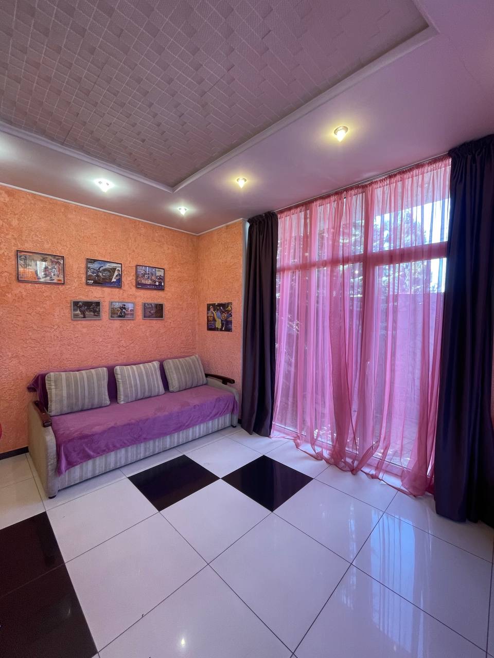 Townhouse99 — вітальня